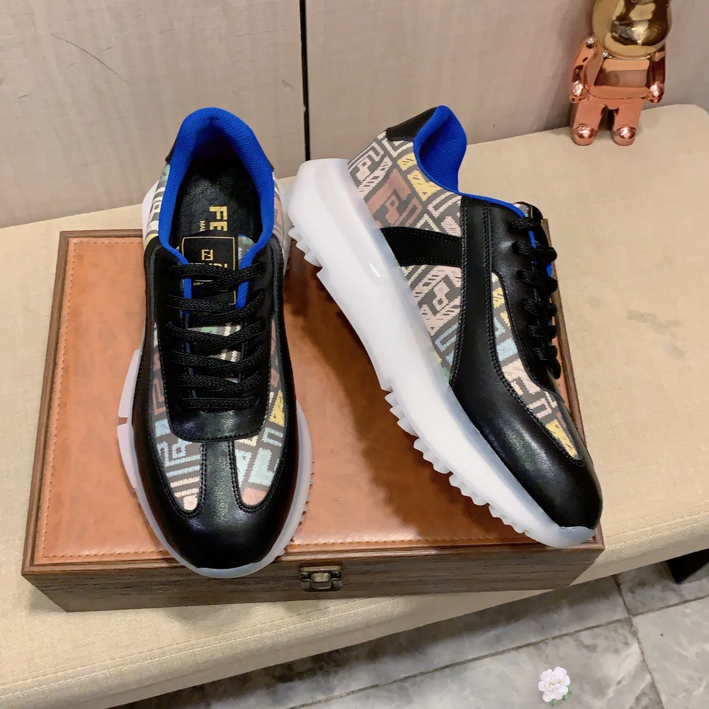Men's Men's Shoes💰460💰💰🎩🎩[Lightning][Lightning] "FENDI*" The latest and most popular casual sports shoes, top brand [Seduce] luxury ~ purchasing agent, top quality ~. [Strong] The upper is made of imported breathable cowhide with material ➕ breathable sheepskin feet (•) and fine workmanship. The original stylish and stylish soft rubber wear-resistant and non-slip outsole is light and comfortable on the feet. The real thing looks better when photographed in person. 012: code: 38-44, can be customized to 45, 2️⃣ colors available